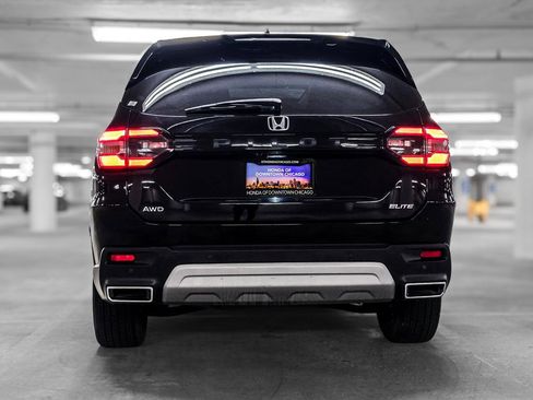 Used 2023 Honda Pilot Elite image 7