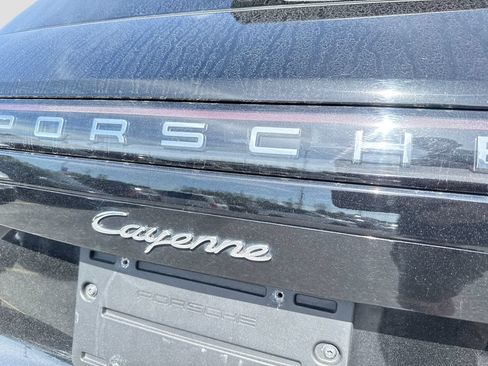 Used 2023 Porsche Cayenne AWD/4WD image 9