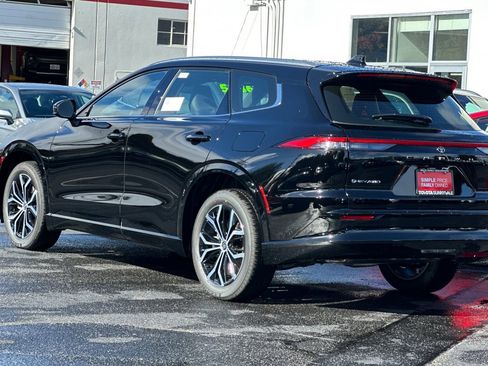 New 2025 Toyota Crown Signia image 7