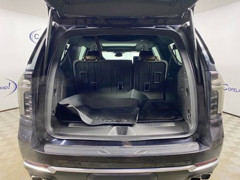 Used 2026 Chevrolet Suburban High Country image 25