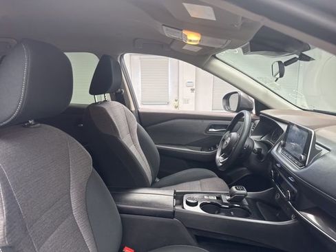 Used 2023 Nissan Rogue SV image 10
