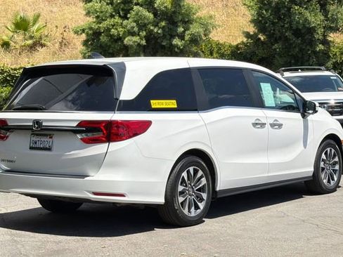 Certified 2024 Honda Odyssey EX-L image 4