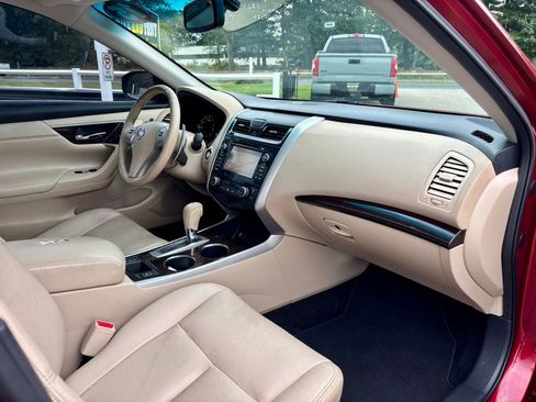 Used 2015 Nissan Altima 3.5 SL FWD image 13