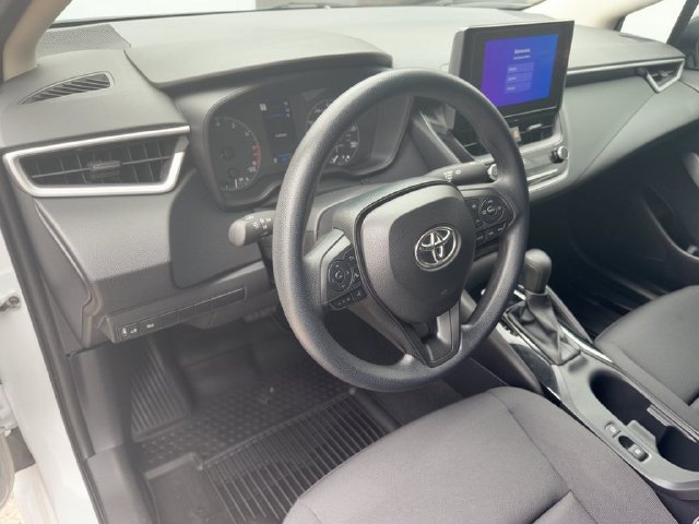 Used 2025 Toyota Corolla LE FWD image 17