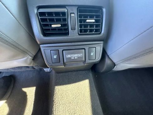 Used 2018 Subaru Outback 2.5i Limited AWD/4WD image 12