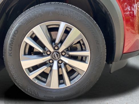 Used 2023 Nissan Pathfinder SL AWD/4WD image 43