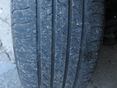 Used 2016 GMC Canyon SLE w/ All Terrain Package image 32