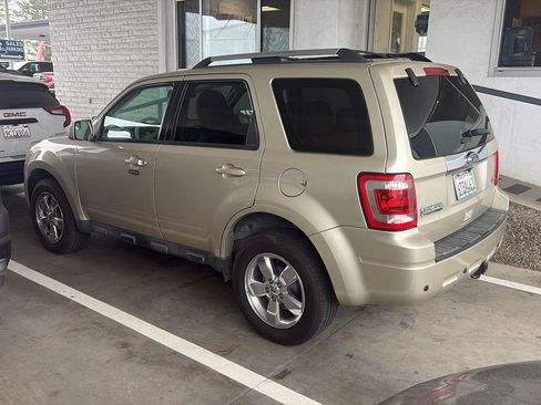 Used 2012 Ford Escape Limited AWD/4WD image 2