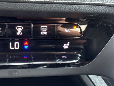 Used 2021 Buick Envision Preferred AWD/4WD image 29