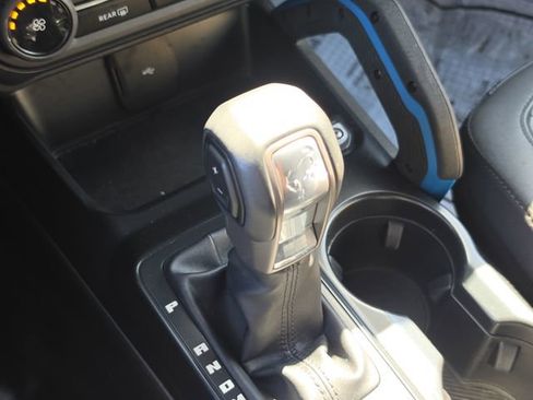 Used 2024 Ford Bronco Black Diamond image 23