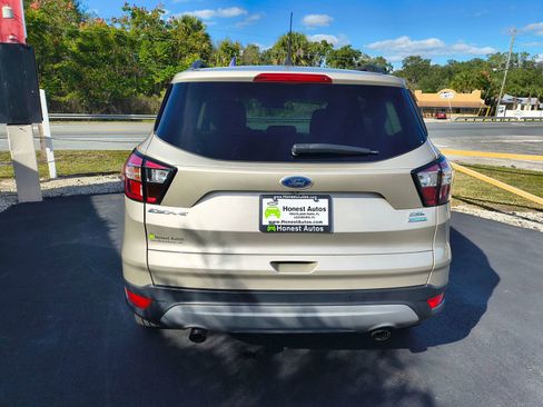 Used 2018 Ford Escape SEL image 6