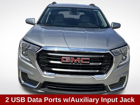 Used 2024 GMC Terrain SLE w/ Driver Convenience Package image 10