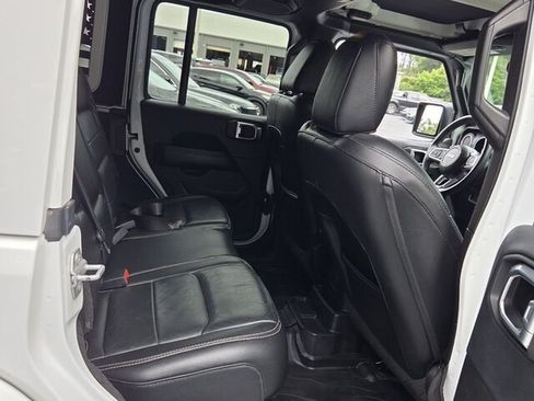 Used 2019 Jeep Wrangler Unlimited Sahara w/ Quick Order Package 24M Moab AWD/4WD image 16