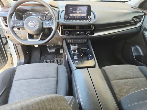 Used 2023 Nissan Rogue SV image 8