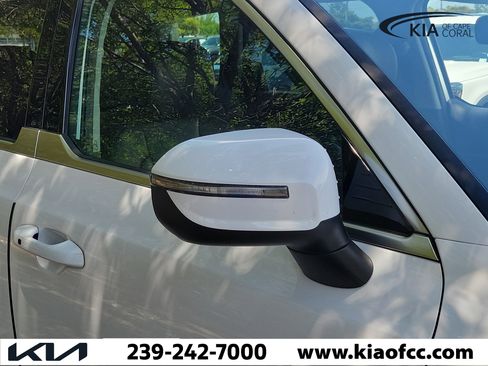 Certified 2024 Kia Telluride LX FWD image 8