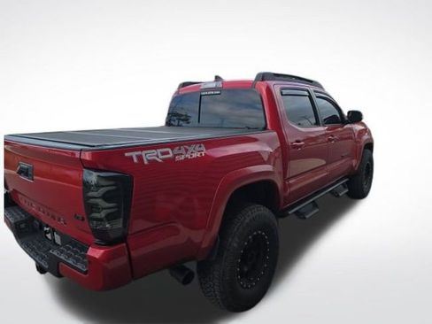 Used 2023 Toyota Tacoma TRD Sport image 3