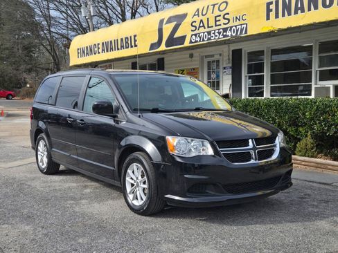 Used 2016 Dodge Grand Caravan SXT image 1