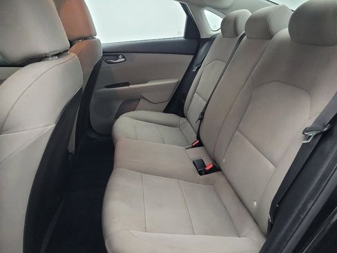 Used 2019 Kia Forte LXS FWD image 18