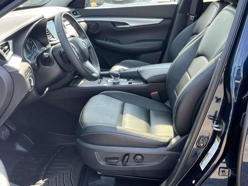 Used 2020 INFINITI QX50 Luxe w/ Navigation Package FWD image 13