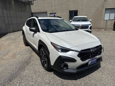 Used 2024 Subaru Crosstrek 2.0i Premium AWD/4WD image 9