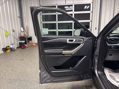 Used 2023 Ford Explorer XLT w/ Equipment Group 202A image 10