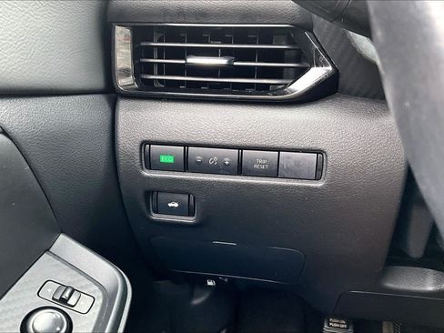 Used 2022 Nissan Sentra SV FWD image 33