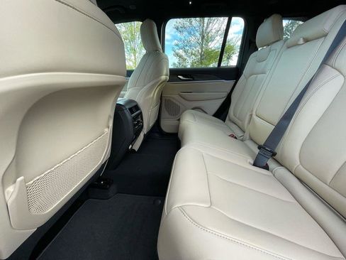 New 2025 Jeep Grand Cherokee Limited w/ Black Appearance Package image 37