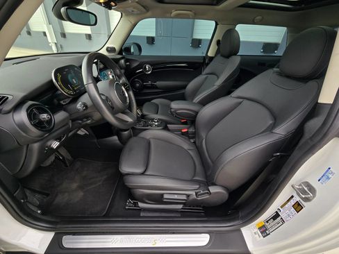 Used 2024 MINI Cooper SE FWD image 12