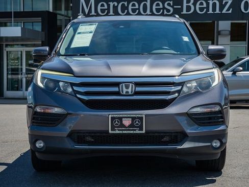 Used 2017 Honda Pilot Touring image 2
