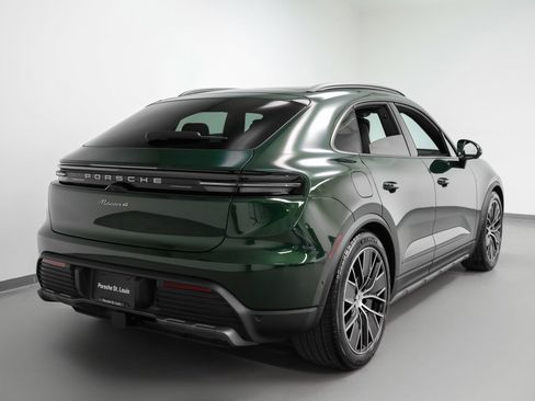 New 2025 Porsche Macan 4 Electric image 12
