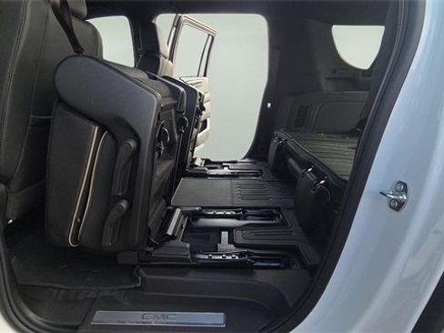 New 2026 GMC Yukon XL Elevation w/ LPO, Floor Liner Package image 21