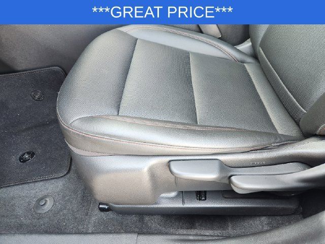 Used 2025 Chevrolet Trax RS w/ Driver Confidence Package FWD image 25