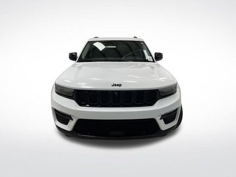 Used 2023 Jeep Grand Cherokee Limited w/ Luxury Tech Group II image 11