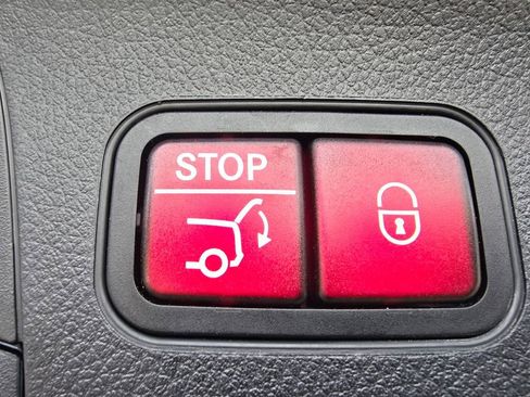 Certified 2021 Mercedes-Benz GLA 250 4MATIC image 20