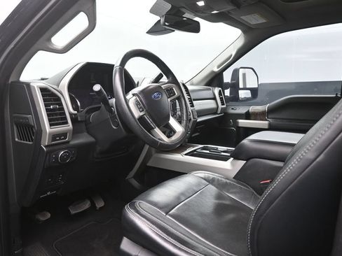 Used 2019 Ford F250 Lariat w/ Lariat Ultimate Package AWD/4WD image 18