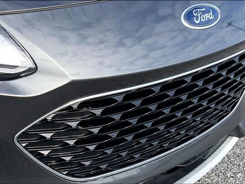 Certified 2020 Ford Escape SE image 27