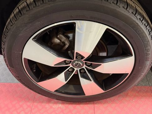 Used 2019 Volvo XC40 T5 Momentum AWD/4WD image 46