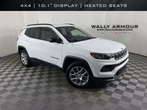 Used 2023 Jeep Compass Latitude AWD/4WD image 1