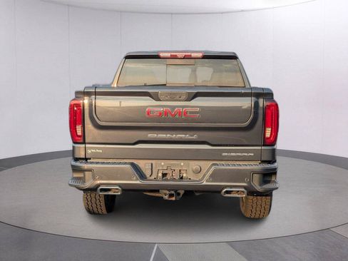 Used 2021 GMC Sierra 1500 Denali w/ Technology Package AWD/4WD image 4