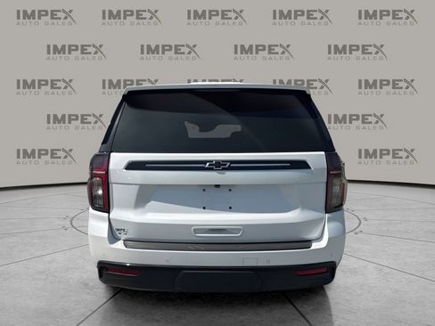 Used 2024 Chevrolet Suburban RST w/ Luxury Package RWD image 4