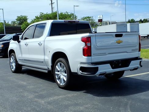 Used 2025 Chevrolet Silverado 1500 High Country AWD/4WD image 5