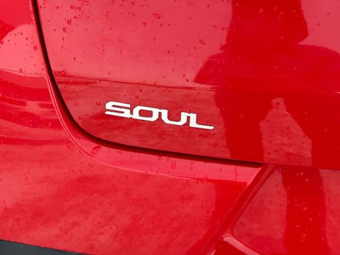 Used 2025 Kia Soul LX image 20