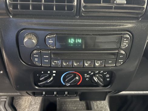 Used 2006 Jeep Wrangler X w/ Tire & Wheel Group (Ecco) AWD/4WD image 14