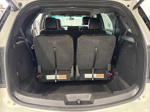 Used 2014 Ford Explorer XLT w/ Equipment Group 202A AWD/4WD image 18