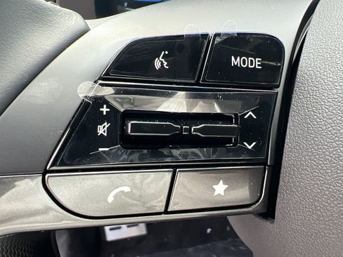 Used 2025 Hyundai Elantra Sport image 24