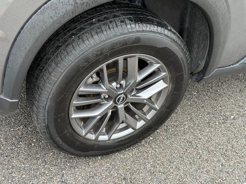 Used 2023 Nissan Rogue S AWD/4WD image 7
