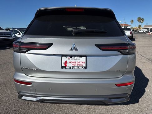 New 2026 Mitsubishi Outlander SE FWD image 6