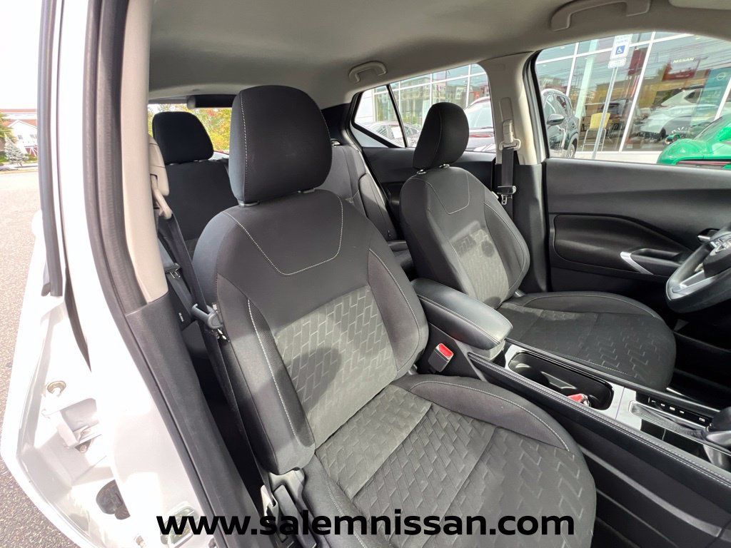 Used 2023 Nissan Kicks SV FWD image 22