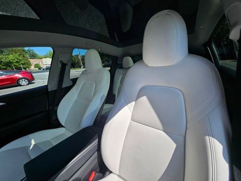 Used 2023 Tesla Model Y Long Range AWD/4WD image 38