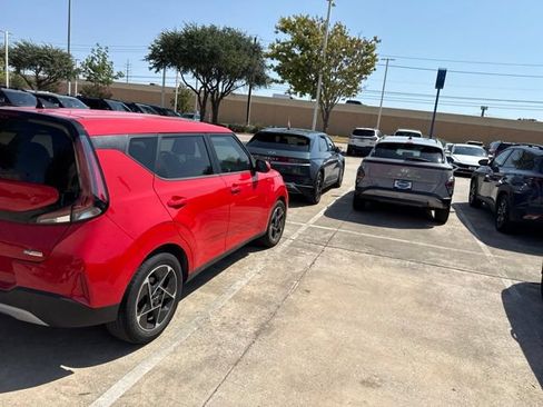Certified 2024 Kia Soul EX FWD image 4